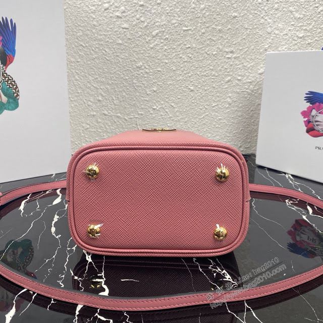 prada女包 普拉達專櫃經典爆款桶包 1BA217 Prada迷你號手提包 Prada Saffiano皮肩背包  pyd2274